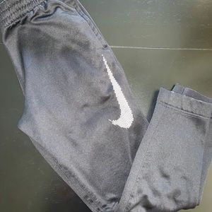 Boys L Black nike dry fit jogger sweatpants